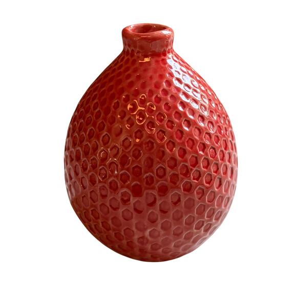 Textured red ceramic bud vase honeycomb small ovoid shape porcelain 4.5" tall - Picture 1 of 7
